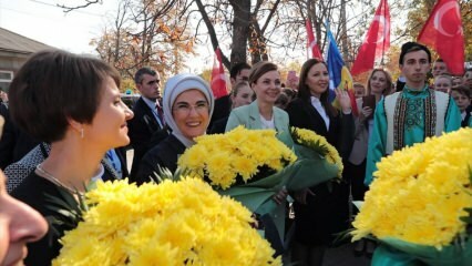 Vitajte v Emine Erdoğan s kvetmi
