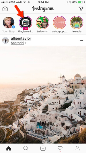 Aktuálne živé vysielanie Instagramu je zreteľne označené v hornej časti karty Domov.
