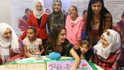 Songül Öden sa stretla so sýrskymi ženami