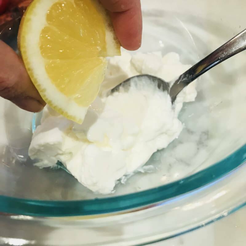 Aké sú výhody jogurtu a citrónovej masky pre pokožku? Domáce jogurtové a citrónové masky