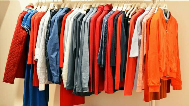 Na čo si treba dávať pozor pri nákupe oblečenia z druhej ruky
