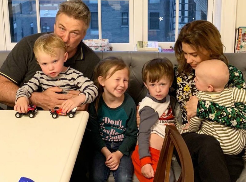 Alec Baldwin a jeho manželka Hilaria Baldwin čakajú na piate dieťa