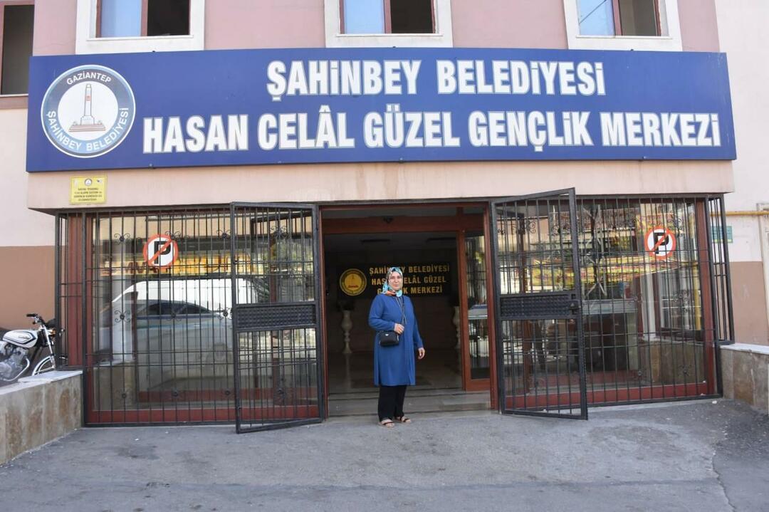 Zeliha Kılıç, ktorá prišla do zariadení Şahinbey ako praktikantka, zostala ako vychovávateľka
