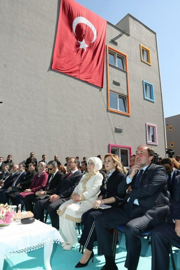 Prvá dáma Erdoğan: Za posledných 17 rokov bolo zamestnaných takmer 55 tisíc ľudí so zdravotným postihnutím