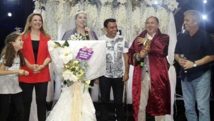 Prekvapená svadba na pódiu od Funda Arar