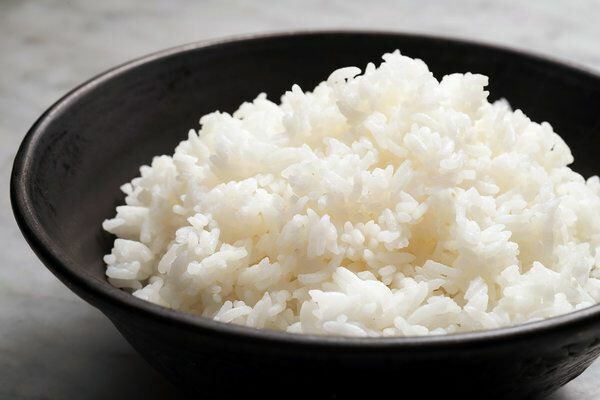  mala by sa ryža namočiť do vody alebo nie