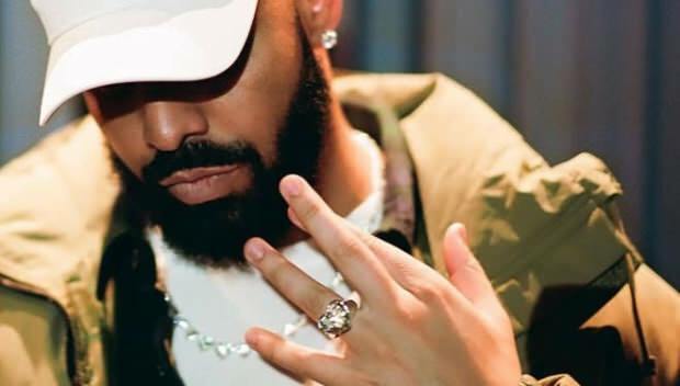 Drakeho náhrdelník vo výške 1 milión dolárov získal sociálne médiá!