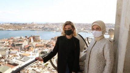 Prvá dáma Erdoğan a manželka ukrajinského prezidenta Zelenského Olena Zelenská navštevujú Galatu