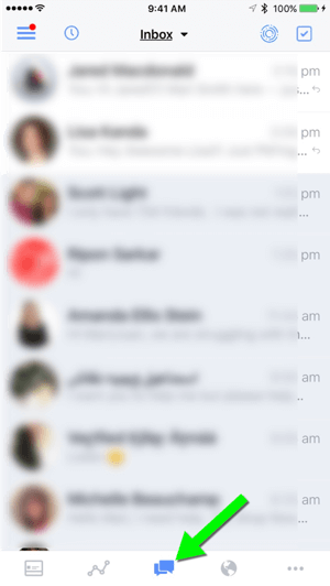 V mobilnej aplikácii Facebook Pages Manager klepnutím na strednú ikonu prejdite do svojej doručenej pošty.