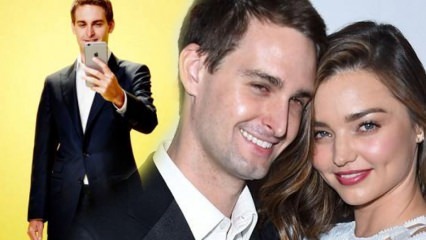 Miranda Kerr, modelová manželka zakladateľa Snapchata, Evanova tvár je opuchnutá!