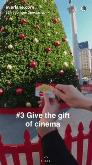 Príbeh spoločnosti Everlane o Snapchate ukázal, že veľvyslanec značky rozdáva darčekovú kartu k filmu.