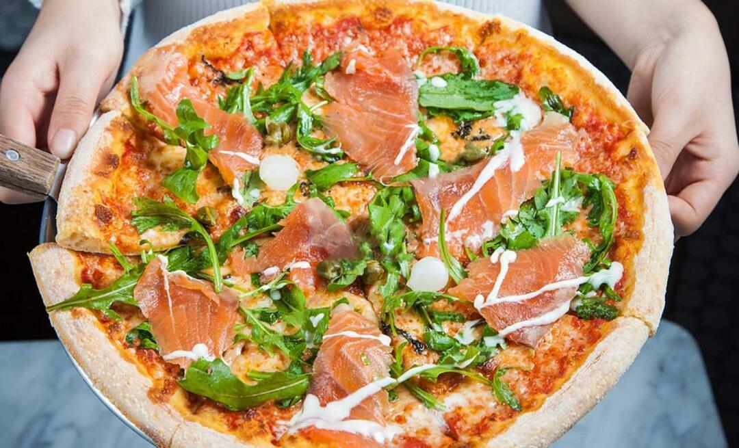 Ako urobiť lososovú pizzu? Úžasný recept na pizzu z údeného lososa