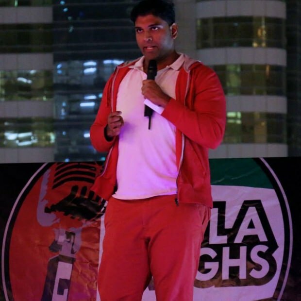 Indický komik Manjunath Naidu zomrie na pódiu! Publikum tomu nerozumelo