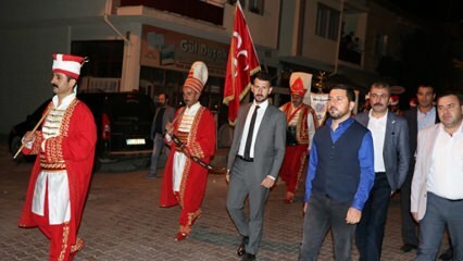 Starosta mesta Nevşehir zdvihol ľudí s tímom mehterov