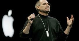 Papuče zakladateľa Apple Steve Jobs sú v aukcii! Predané za rekordnú cenu
