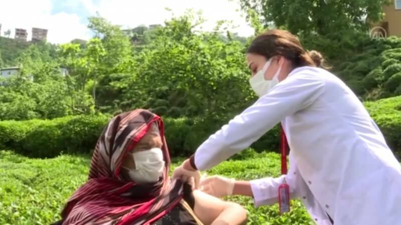 „Očkovanie“ zdravotníckych pracovníkov sa posúva v náročnej geografii východného Čierneho mora