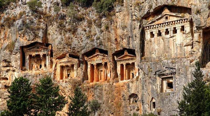 Námestie z Dalyan King Tombs