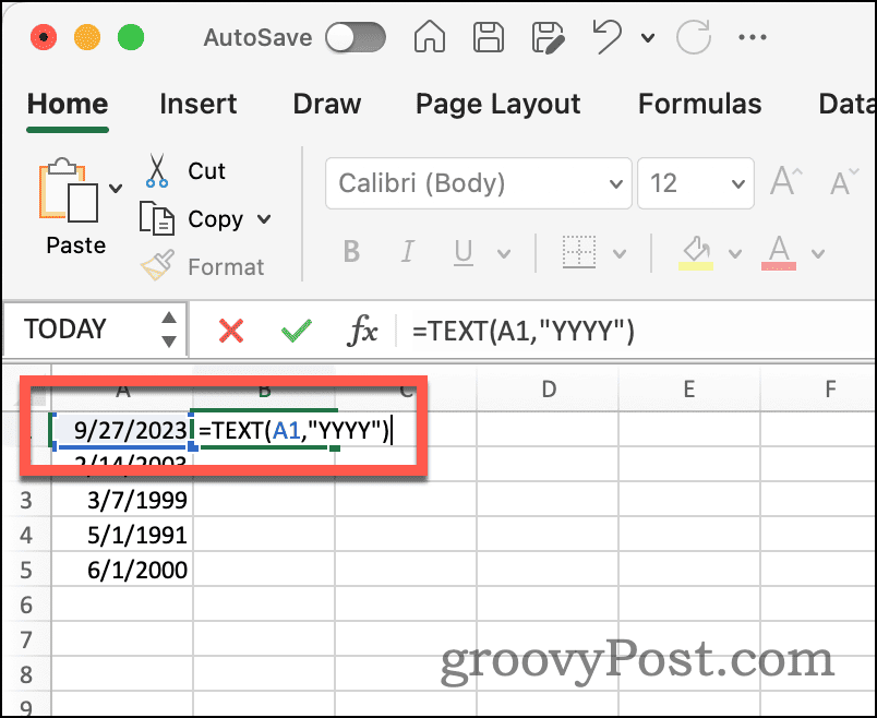 Textová funkcia Excel na extrahovanie roku z dátumu