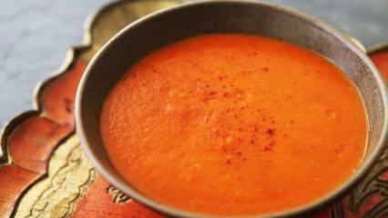 Lahodný recept na polievku z červenej papriky