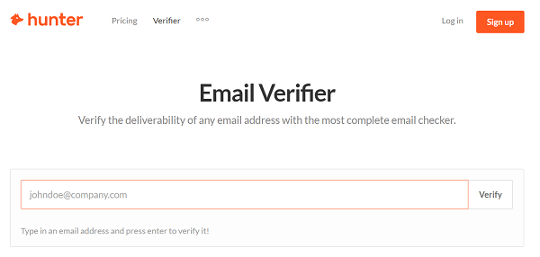 Pomocou nástroja, napríklad Hunter, overte e-mailovú adresu vrátnika.