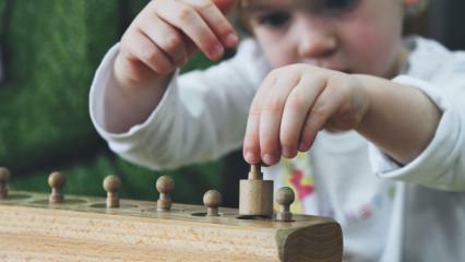 Čo je Montessori vzdelávanie? 29 vzdelávacích materiálov, ktoré zlepšujú detské zmysly
