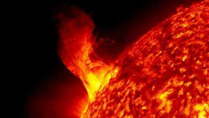 Čo je to slnečná erupcia? Účinky slnečnej erupcie na svet