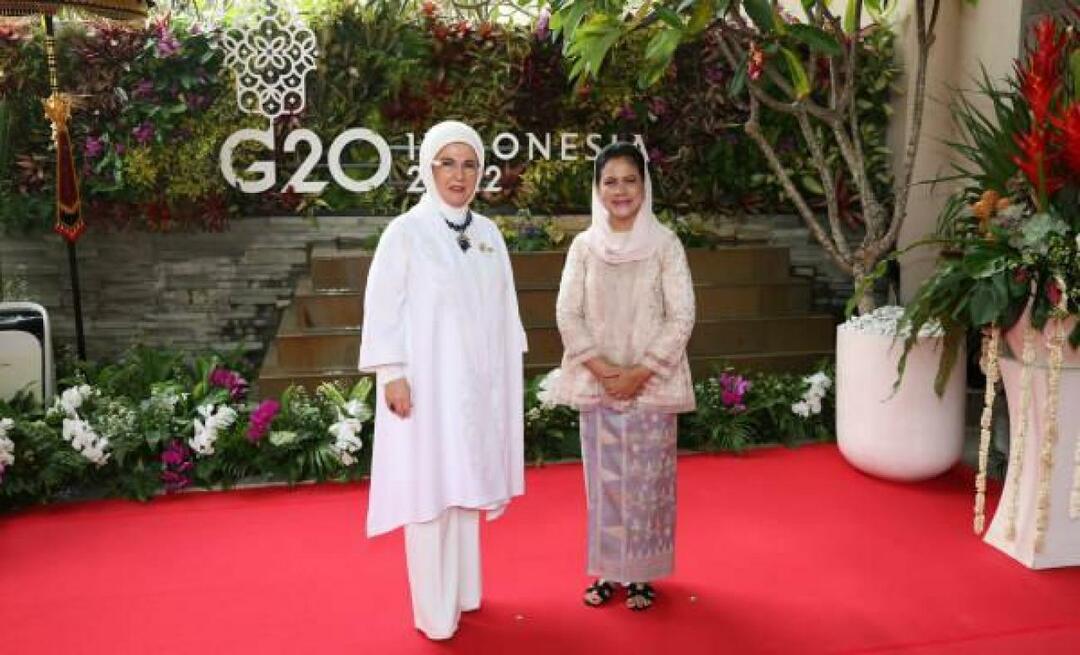 Emine Erdoğan sa stretla s manželmi lídrov na samite G20