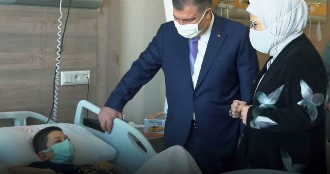 Emine Erdoğan navštívila deti s rakovinou s Fahrettinom Kocom