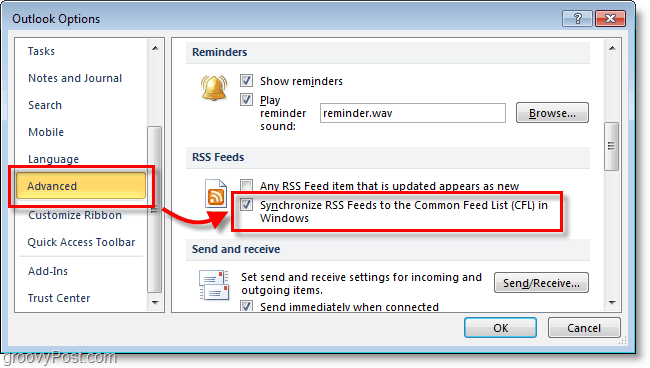 v okne možností programu Outlook 2010 prejdite nadol na pokročilé a potom kliknite na začiarkavacie políčko Syncrhonize RSS feeds (RSS kanály)