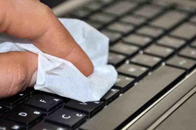 Ako čistiť klávesnicu