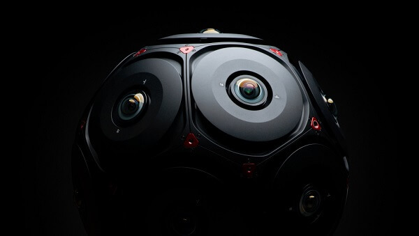 Oculus debutoval na kameru Manifold od spoločnosti RED s Facebook 360, profesionálnou, 3D / 360 ° kamerou pripravenou na nastavenie, vytvorenou v spolupráci s RED.