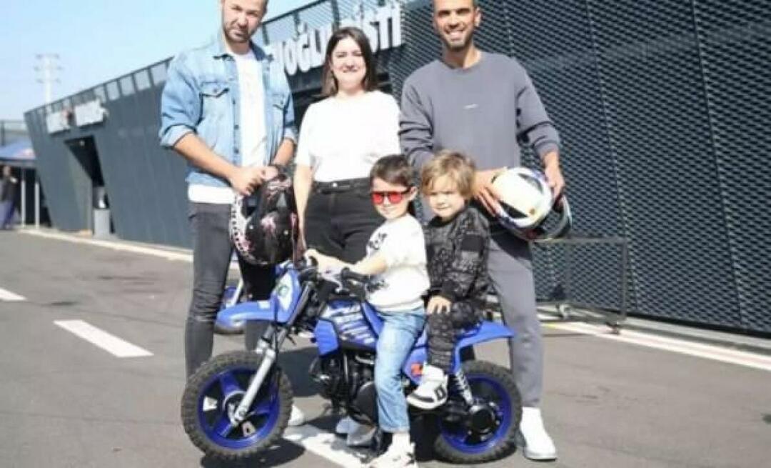 Gesto Kenana Sofuoğlua malému chlapcovi! Synovu motorku dal ako darček.