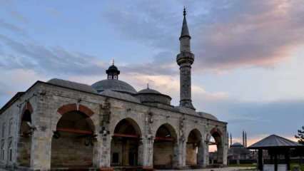 Kde a ako ísť do mešity Muradiye? Majstrovské dielo nesúce stopy tureckého kachľového umenia