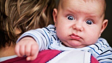 Čo spôsobuje zápchu u dojčených detí? Použitie čapíkov a roztokov u detí so zápchou