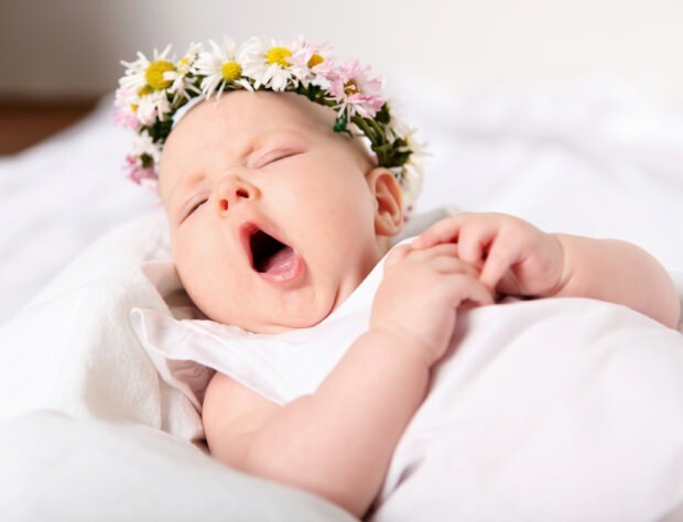 Prečo nemôžu bábätká spať v noci? Čo by sa malo urobiť s dieťaťom, ktoré nespí? Lieky na spanie pre dojčatá