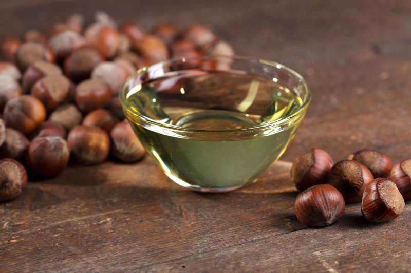 Aké sú výhody lieskových orechov? Na čo je škrupina lieskového oleja a olej dobré? Ak jete surové lieskové orechy ...