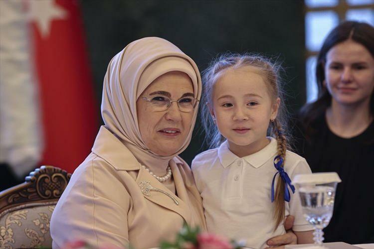 Emine Erdoğan oslávila Medzinárodný deň dievčat