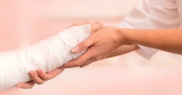 Existujú príznaky cysty (Ganglion) po ruke? Aká je metóda liečby cysty na ruke?