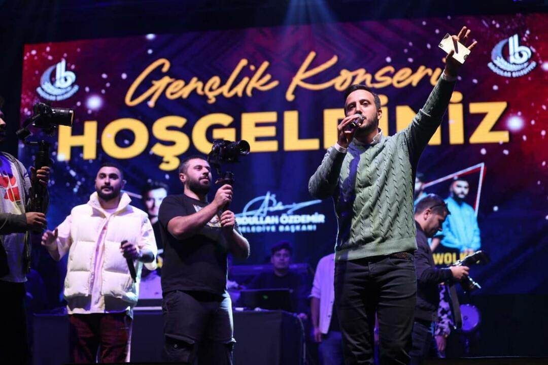Mustafa Ceceli zafúkal ako vietor na Koncerte mladých v Bağcılar!