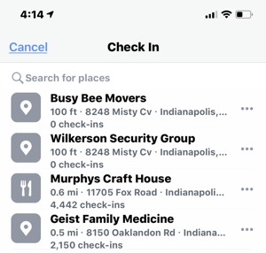 Príklad miest na nahlásenie pre firmy v okolí na Facebooku.