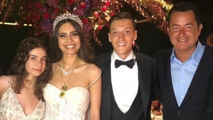 Acun Ilıcalı mal večeru s novomanželom Amine a Mesutom Özilom