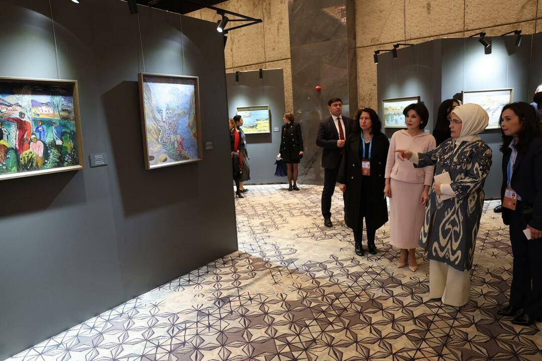 Emine Erdoğan navštívila výstavu farieb Uzbekistanu v Samarkande