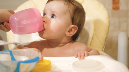 Kedy sa deťom podáva voda? Môže sa dieťaťu kŕmenému umelou výživou podávať voda pri prechode na doplnkové jedlo?