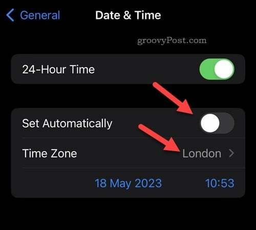 Zakázanie automatického časového pásma na iPhone
