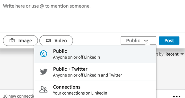 Ak chcete, aby bol príspevok na LinkedIn viditeľný pre všetkých, v rozbaľovacom zozname vyberte možnosť Verejné.