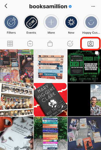 informačný kanál instagramu @booksamillion zvýrazňujúci označenú kartu obsahu