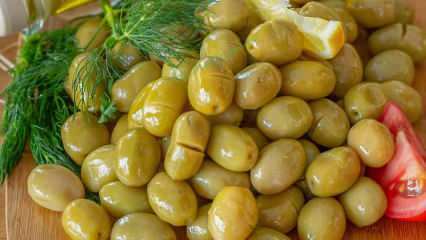 Aké sú výhody zelených olív? Čo sa stane, ak budete jesť zelené olivy na šurte?