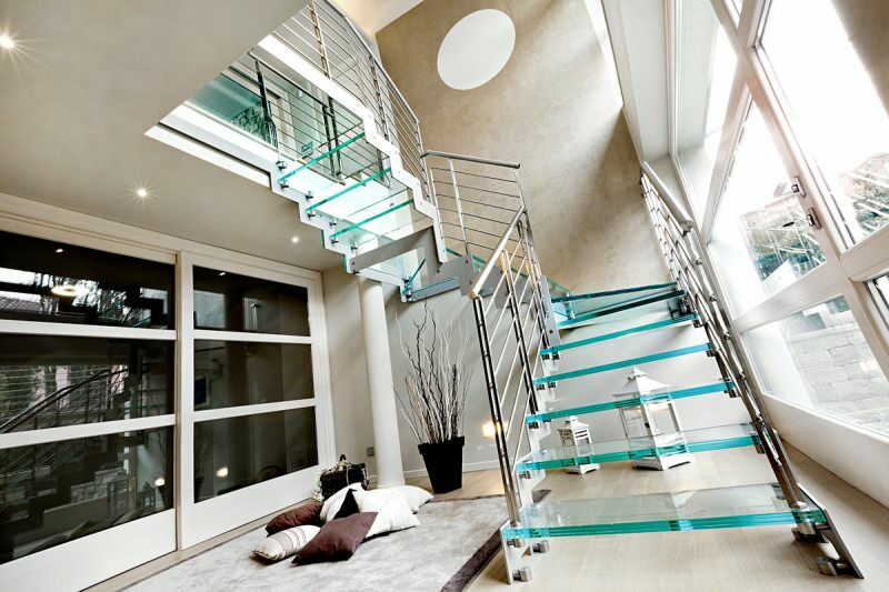 Najštýlovejšie a najužitočnejšie modely schodov pre duplexné byty