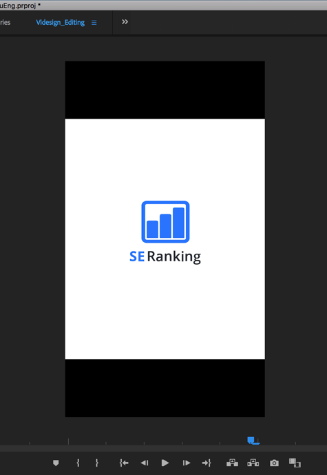 Ukážka ukážky sekvencie v aplikácii Adobe Premier Pro, ktorá ukazuje nový formát s čiernymi pruhmi nad a pod videom.