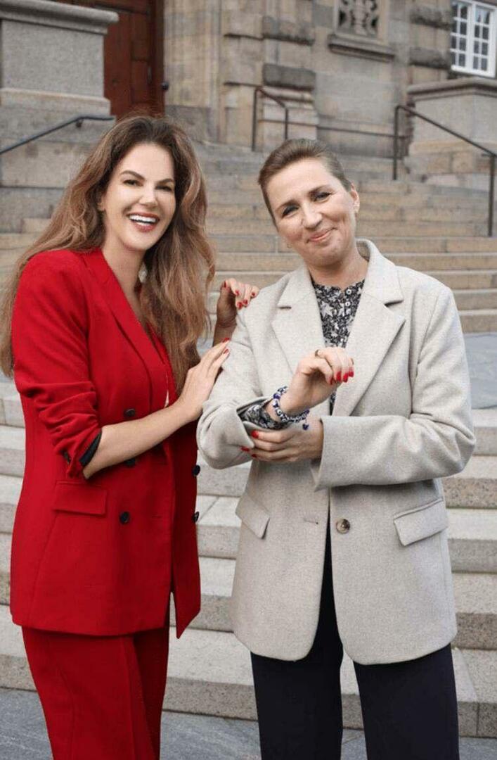 Tülin Şahinden, dánska premiérka Mette Frederiksene, korálka so zlým okom